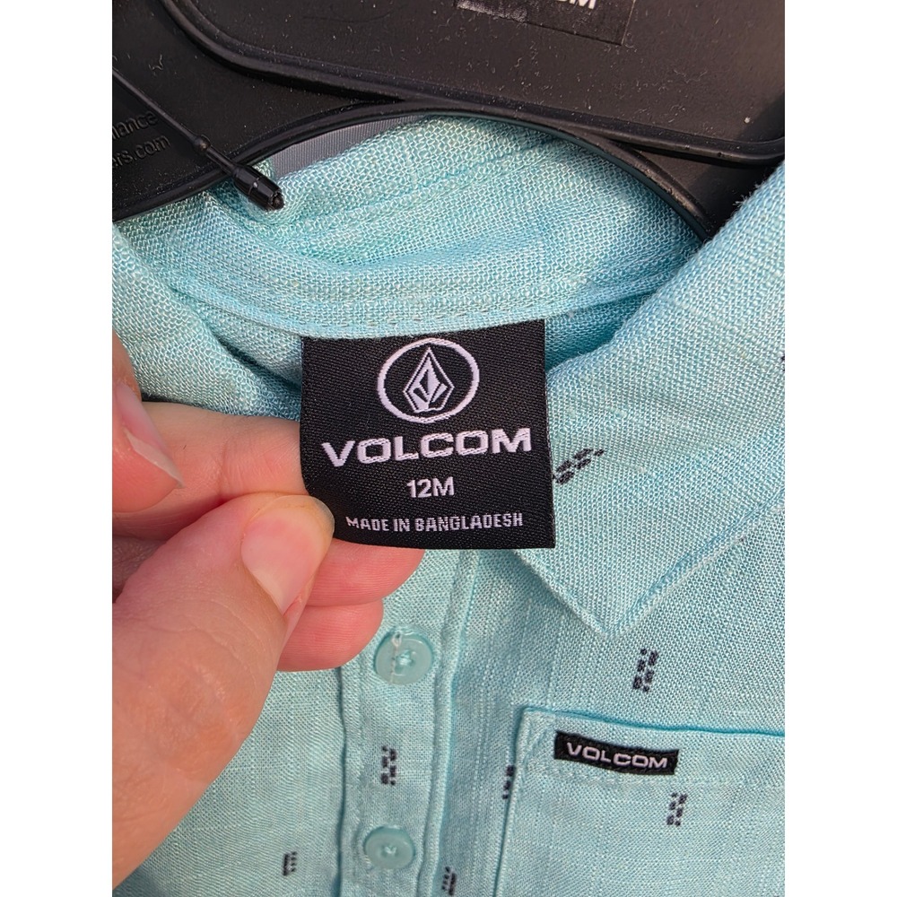 Volcom Toddler Boys 2-Piece Set Aqua Button Down Shirt and Khaki Shorts NEW - Picture 5 of 13